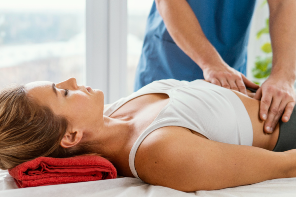 Manual osteopathy digestive health therapy session supporting abdominal wellness